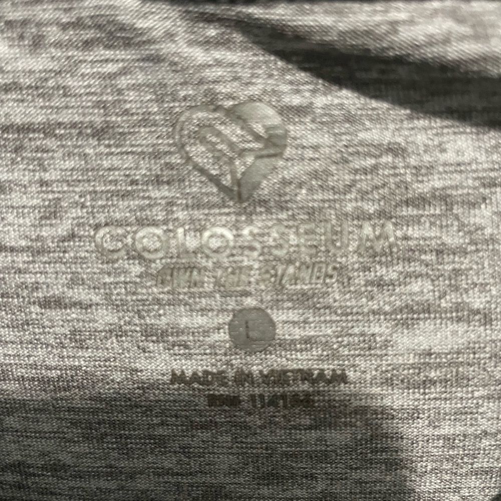 Colosseum Iowa Hawkeyes Men’s Large Gray Long Sleeve Pullover Shirt - Picture 5 of 5